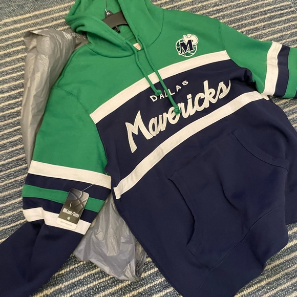 Mitchell & Ness Dallas Mavericks Hoodie - Picture 3 of 4
